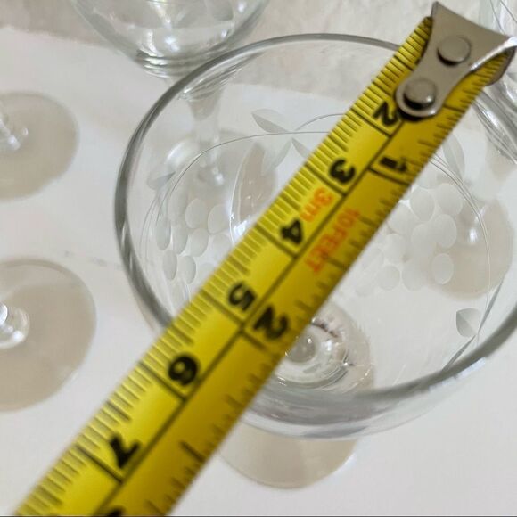 Set of 5 Vintage Sherry Glasses with Etchings Grape and Vine Leaves - Picture 9 of 10